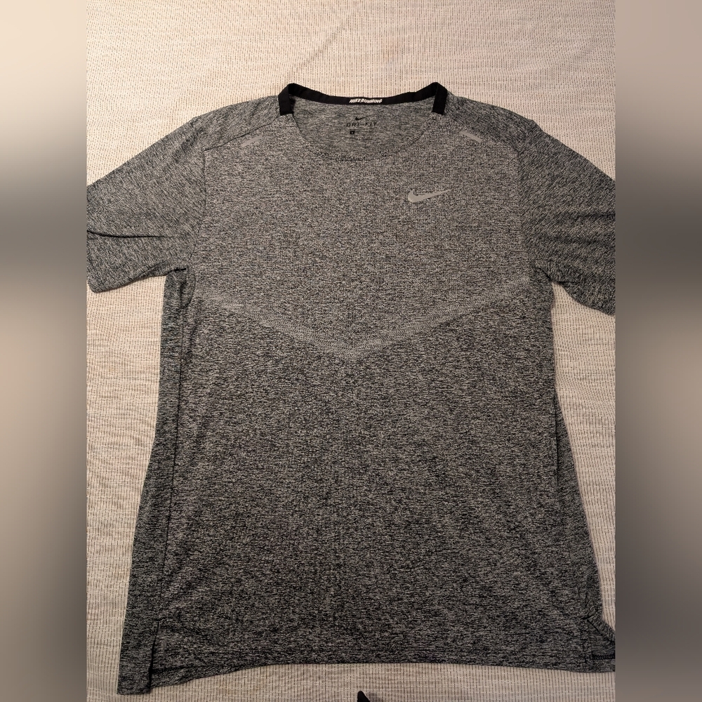 Nike Dri-Fit Rise 365 Running Top || Men's Small